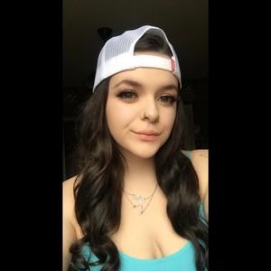 Meet your Posher, Avery